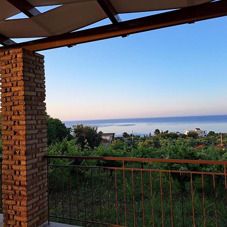 Takis Bizos House 1 Villa โคโรนิ ภายนอก รูปภาพ